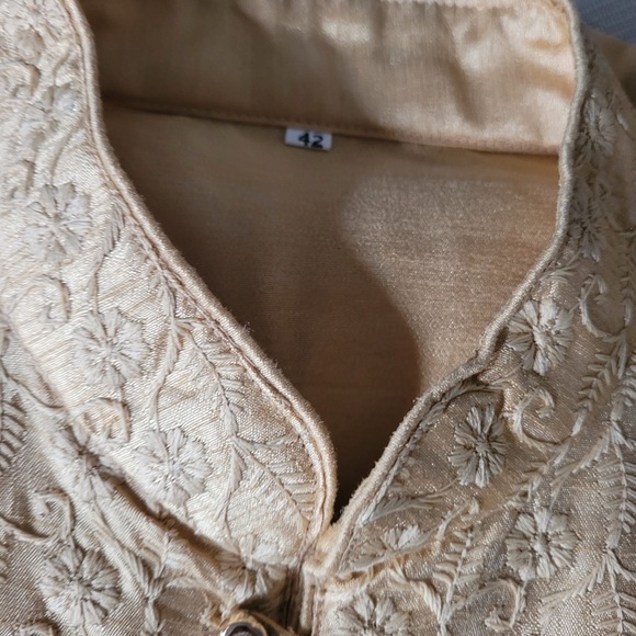 Men’s L Gold Beige Sherwani Kurta Pyjama Set NWOT - Picture 4 of 7